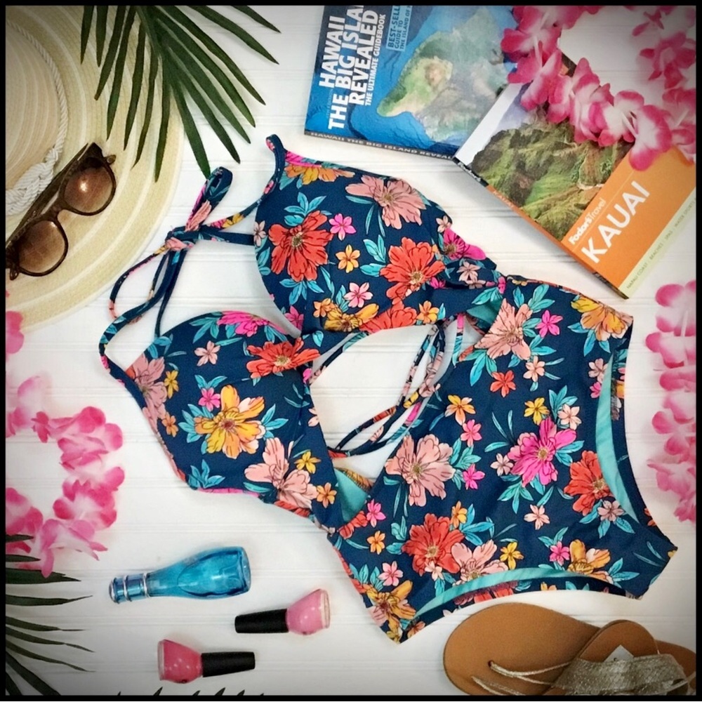 NWOT Shade & Shore Cutout One Piece Swimsuit - Picture 2 of 9